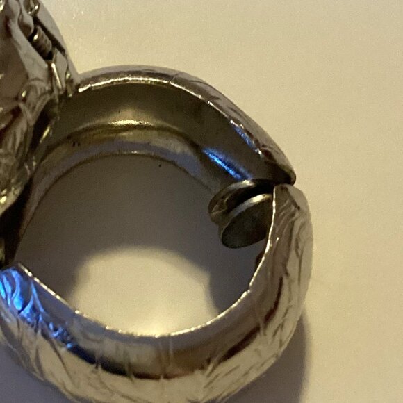 Vintage Silver Round Engraved Pattern Clip-on Earrings Retro Y2K - Picture 3 of 3